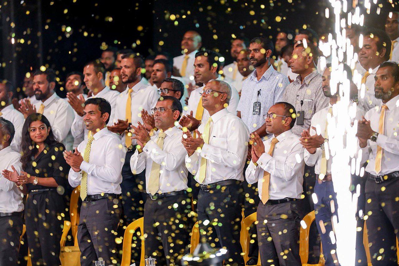 ނުކުމެ އެއްފަހަރާ ގިނަބަޔަކު ހައްޔަރުކުރަންޖެހޭ؛ ރައީސް ފަހަތު ފަޔަށް ބުރަނުވޭ: ރައީސް ނަޝީދު
