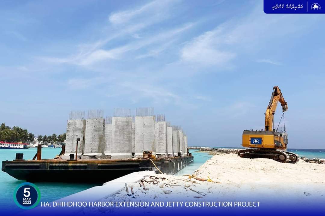 ދިއްދޫ ބަނދަރު: ކުރީގެ ބަނދަރުގެ ޕޭވްމަންޓް ހެދުމުގެ މަސައްކަތް ނިމިއްޖެ