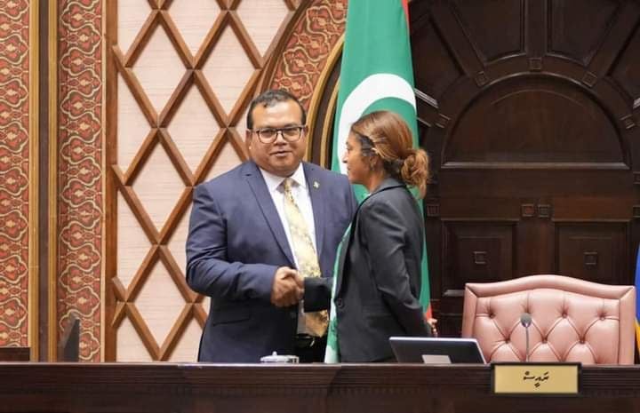 Former Speaker Eva Abdulla, MP representing the Democrats, and the current Speaker of the Parliament, Mohamed Aslam, MP representing MDP.