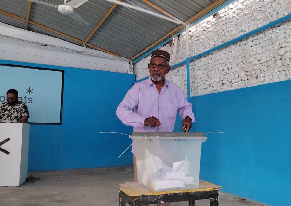 ޑިމޮކްރެޓްސްގެ އެތެރޭގެ އިންތިހާބު ކުރިއަށް: ވޯޓުލުމުގެ ހައްޤު 5883 މީހުންނަށް