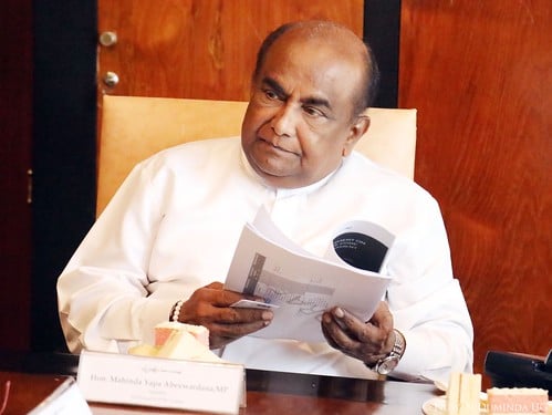 މަޖިލީހުގެ ރައީސް މިހާރު ވިދާޅުވަނީ ރައީސް ގައުމު ދޫކުރެއްވި ކަމަށް ވިދާޅުވެވުނީ އޮޅިގެންކަމަށް