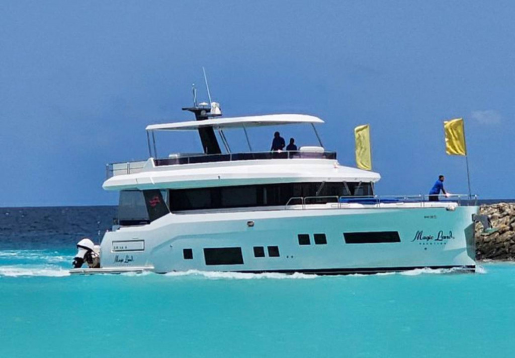 ރައީސް ޞާލިޙް ތަފާތު ދައްކަވައިފި; ކެމްޕޭނަށް ވަޑައިގަތީ އެމްޑީޕީން ކުއްޔަށްހިފި ލޯންޗެއްގައި