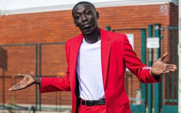 އަނގައިން ނުބުނެ 3 އަހަރުން ޓިކްޓޮކްގައި 160 މިލިއަން ފޮލޮވާސްއާއެކު ދުނިޔޭގެ ރެކޯޑެއް