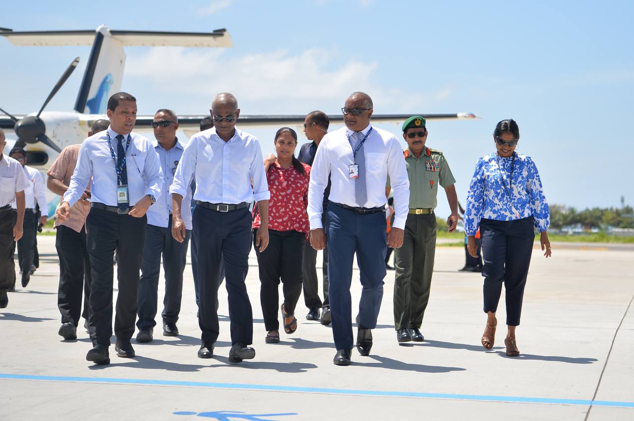 ފުނަދޫއާއި، ހޮޅުދޫއަށް ކުރެއްވި ރަސްމީ ދަތުރުފުޅަށްފަހު ރައީސް މާލެ ވަޑައިގެންފި