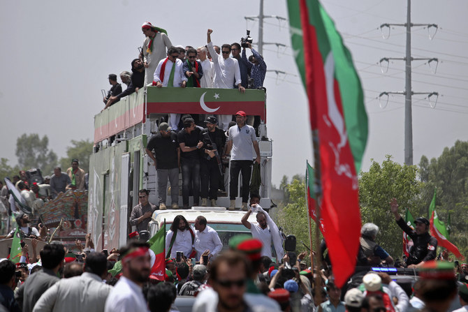 އިންތިހާބެއް ބާއްވަންދެން މުޒާހަރާ ކުރާނަން: އިމްރާން ޚާން