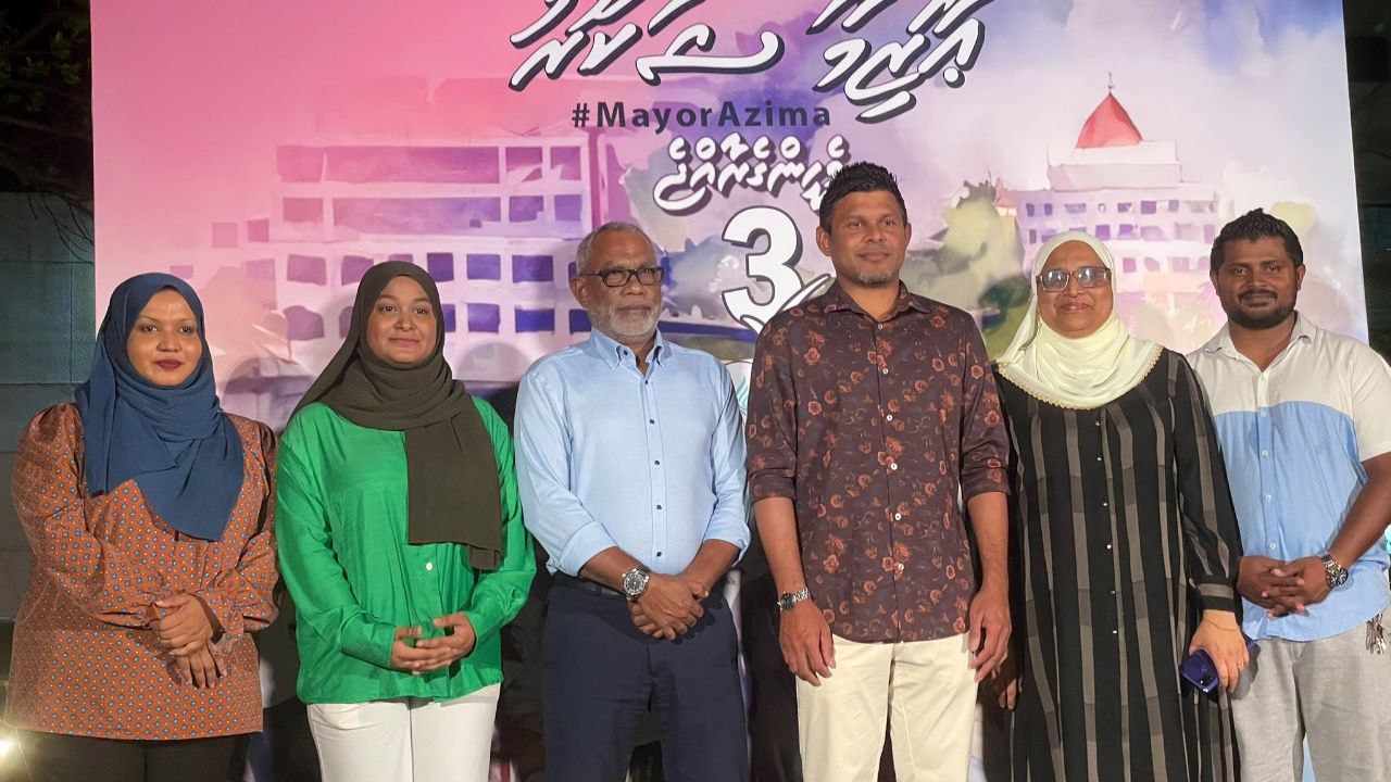 އާޒިމާއަށް ވޯޓުލާން ޖެހެނީ ރައީސް މުޢިއްޒުގެ އަތްޕުޅުގައި ހިއްޕަވައިގެން ނިކުންނެވީމަ: ސެންބެ