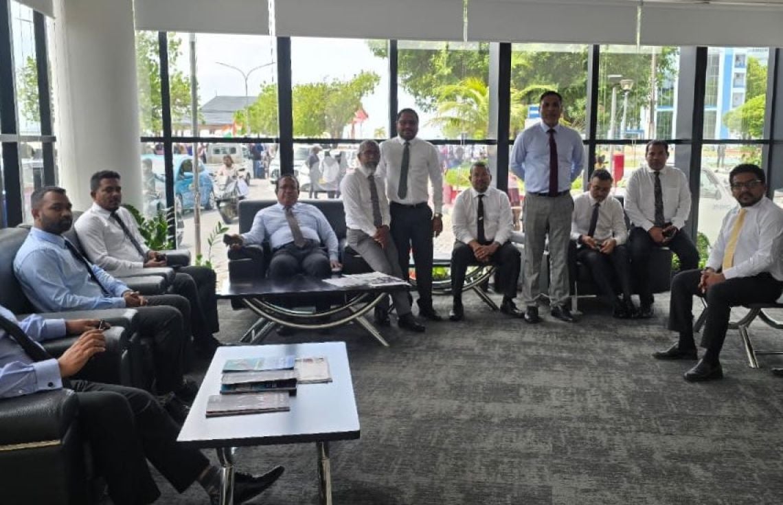 ޑޮލަރުގެ މައްސަލާގައި އެމްޑީޕީ ޕީޖީން ގަވަރުނަރާ ބައްދަލުކުރަން އެމްއެމްއޭއަށް