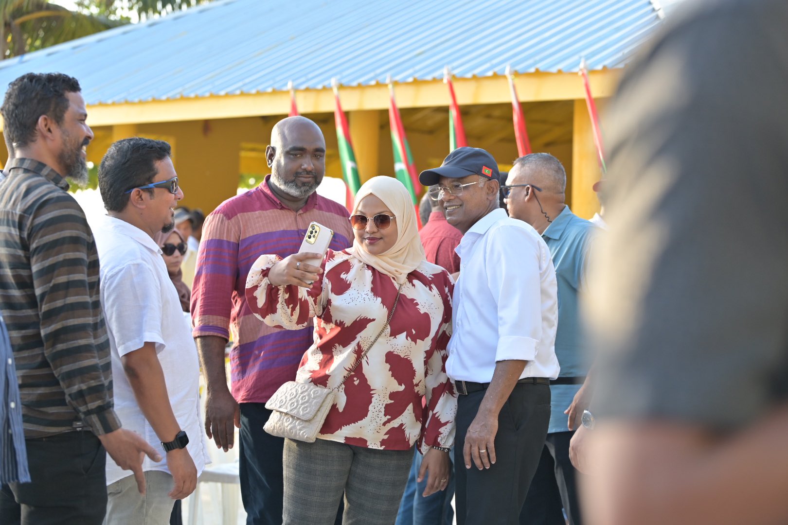 ކެމްޕޭން ދަތުރުފުޅެއްގައި ރައީސް ޞާލިޙް ވ. އަތޮޅާއި މ. އަތޮޅަށް ވަޑައިގަންނަވަނީ