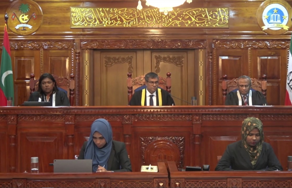 ޖިނާއީ މައްސަލަތަކުގައި އިސްތިއުނާފީ މަރުހަލާ ނިމެންދެން ޕާސްޕޯޓް ހިފެހެއްޓުން ދަމަހައްޓަންޖެހޭނެ: ސުޕްރީމްކޯޓު