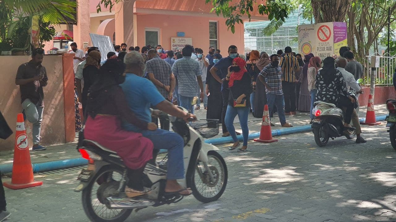 ފަންސާސް އިންސައްތަ މީހުން ވޯޓު ލައިފި