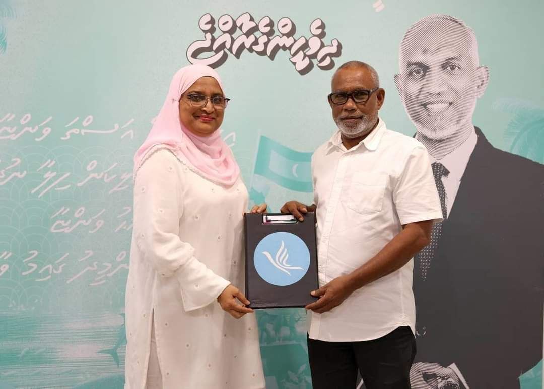މާލޭ މޭޔަރު އިންތިހާބުގެ ޕްރައިމަރީގައި ވާދަކުރަން އާޒިމާ ފޯމު ހުށަހަޅުއްވަައިފި