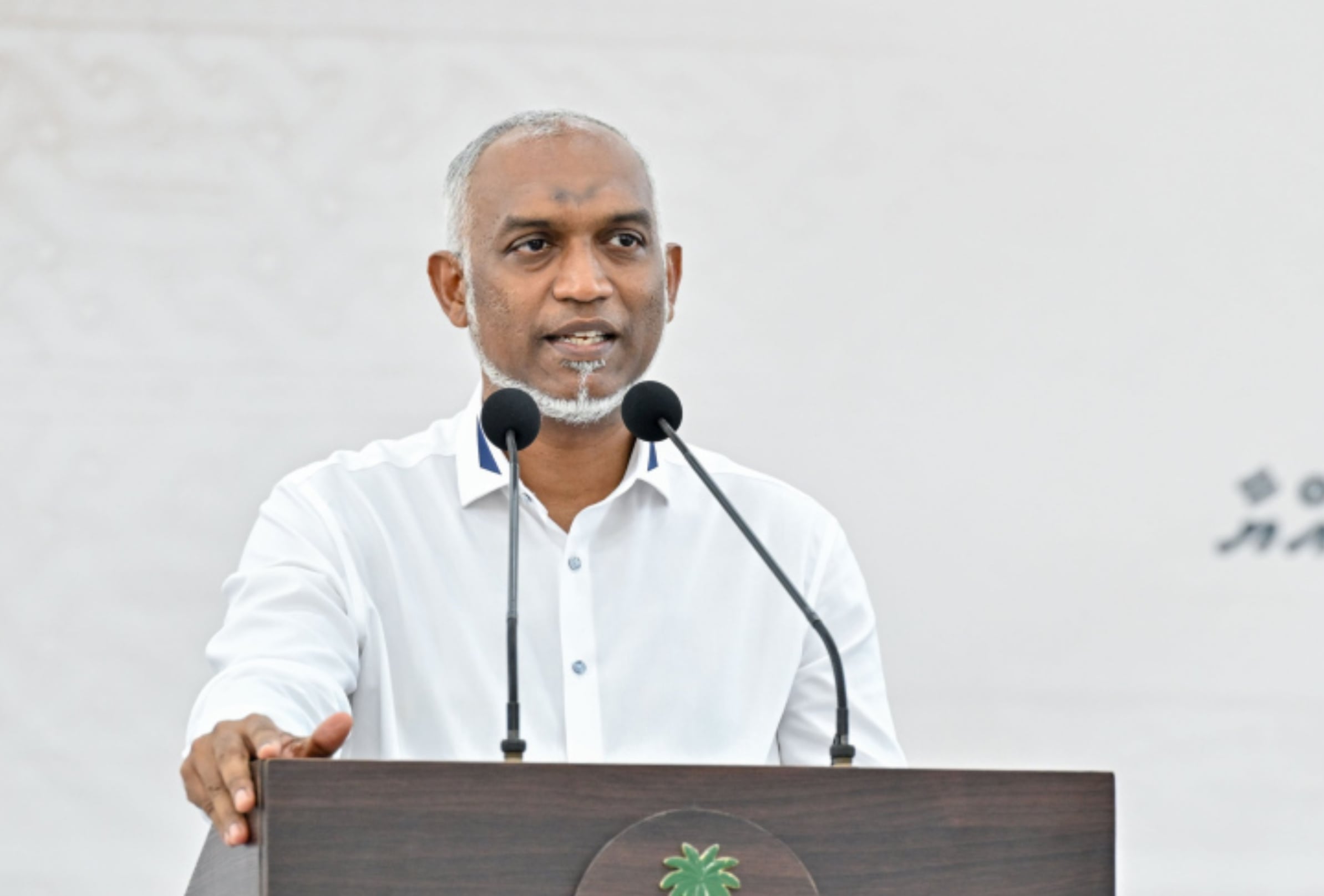 ކައުންސިލްތަކުން ރާއްޖޭން ބޭރަށް ދަތުރުތައްކޮށް ބޭކާރު ހަރަދުކުރާތީ ރައީސްގެ ނުރުހުން!