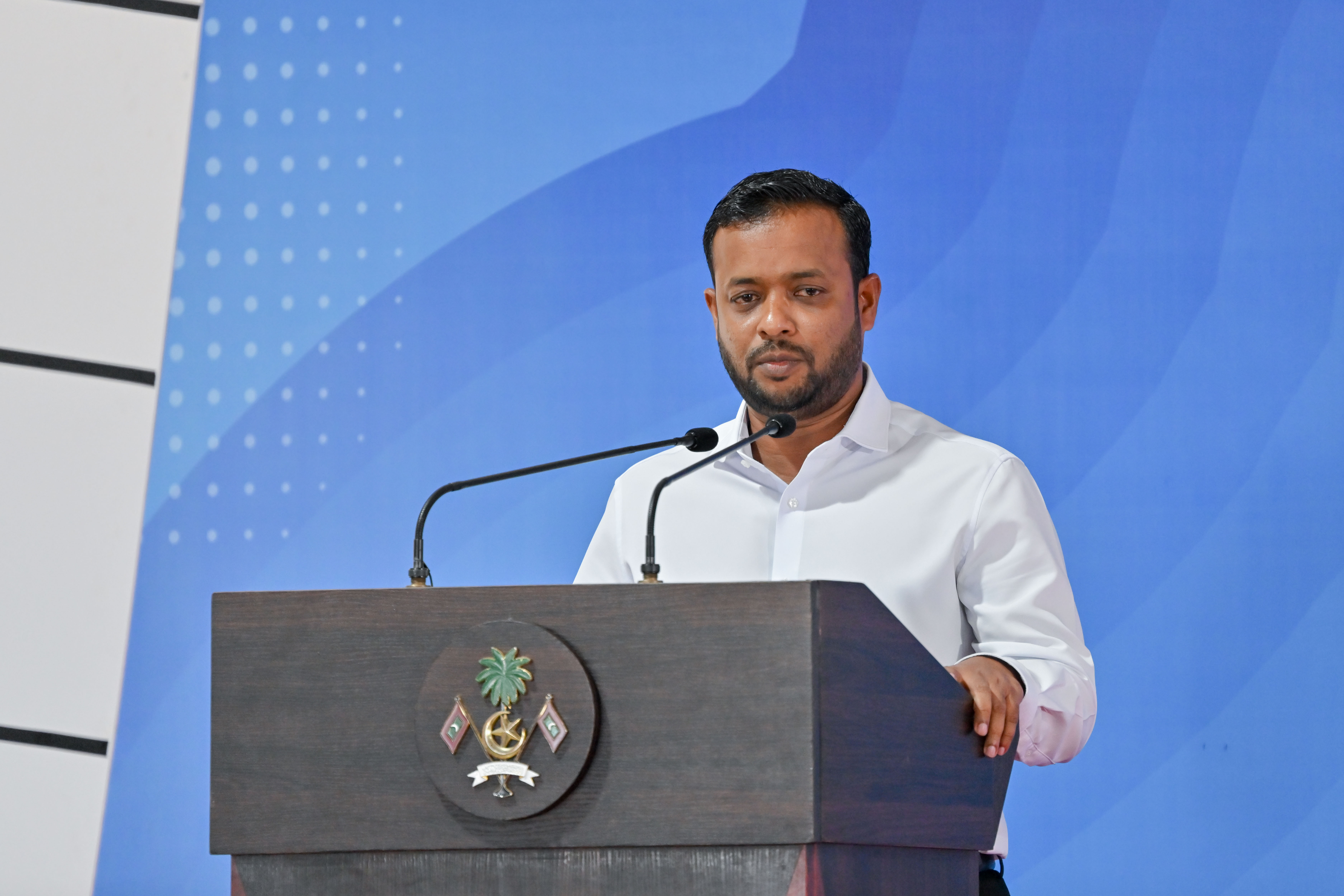Minister of Construction, Housing, and Infrastructure Dr. Abdulla Muththalib speaking at the opening ceremony of Muli Airport--Photo: PO