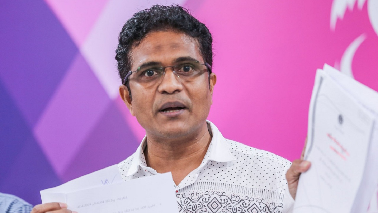 ކުރީ ސަރުކާރުގެ ޚިޔާނާތާއި ގުޅިގެން ނިހާންގެ ޕާސްޕޯޓް ހިފަހައްޓައިފި