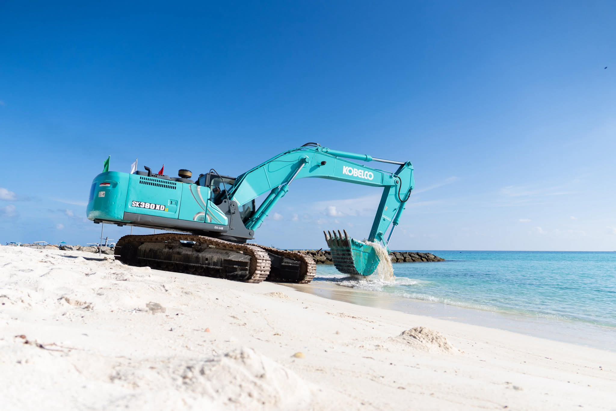 ފުލިދޫ ބަނދަރު ތަރައްގީ ކުރުމުގެ މަސައްކަތް ފަށައިފި