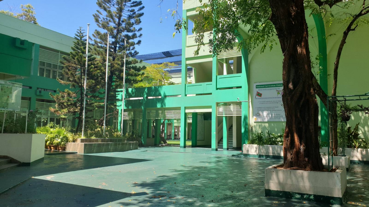 ކަލާފާނު ސްކޫލްގައި ލިފްޓެއް ހަރުކުރަނީ