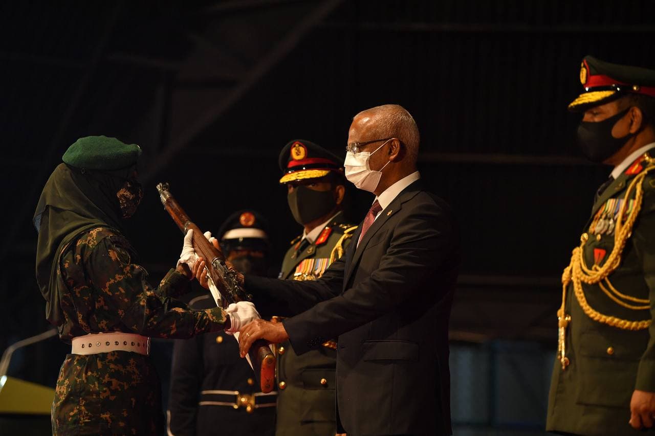 ސިފައިން މަސައްކަތް ކުރަންވީ، ތިމާގެ ނަން ފެވިގެންދާނެ ފަދަ ޚިދުމަތްތަކެއް ޤައުމަށް ކޮށްދިނުމަށް - ރައީސް