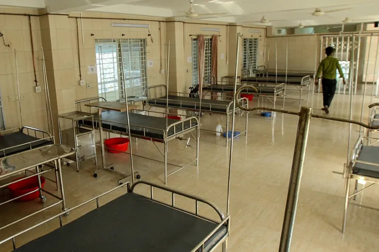 ބަންގާޅުގައި ދިވެހި 2 ޑޮކްޓަރުންނަށް އަނިޔާކުރި މައްސަލައެއް ފެންމަތިވެއްޖެ