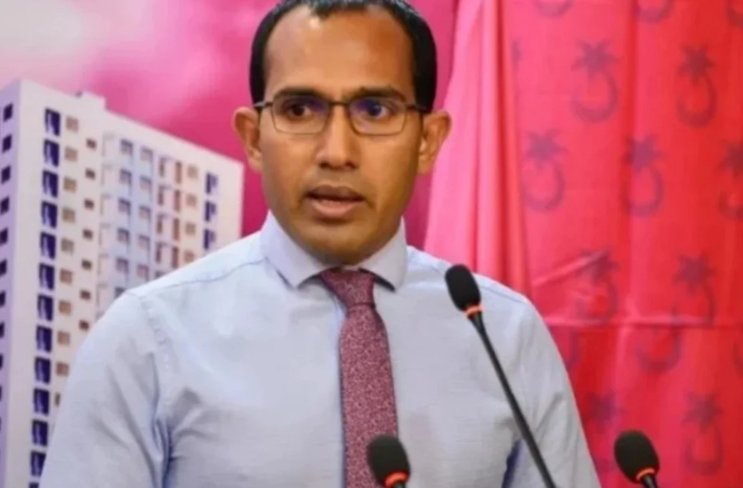 ސްޓޭޓަސްއެއް ޖެހުމަކީ ފޯނުފަހާ ދުވަން ޖެހޭ ސަބަބެއް ނޫން: މަލީހް