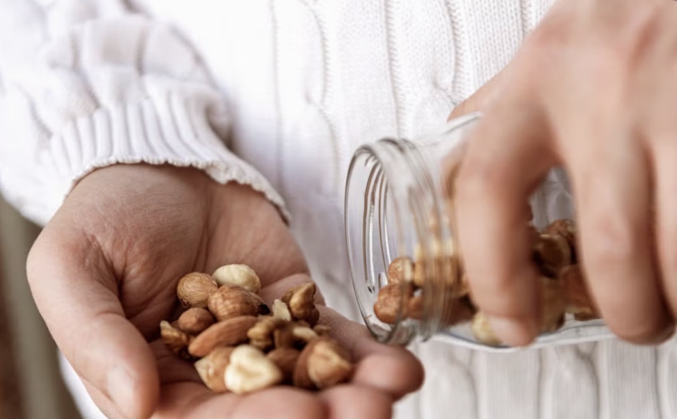 ބަދަން ކެއުމުން ކާހިތްވުން ދަށްކޮށްދޭތަ؟