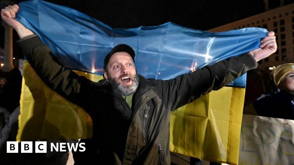 ޔޫކްރޭން ހަނގުރާމަ: ޚަރސަން ސިޓީ އަނބުރާ ޔުކްރެއިން ބާރުގެ ދަށަށް