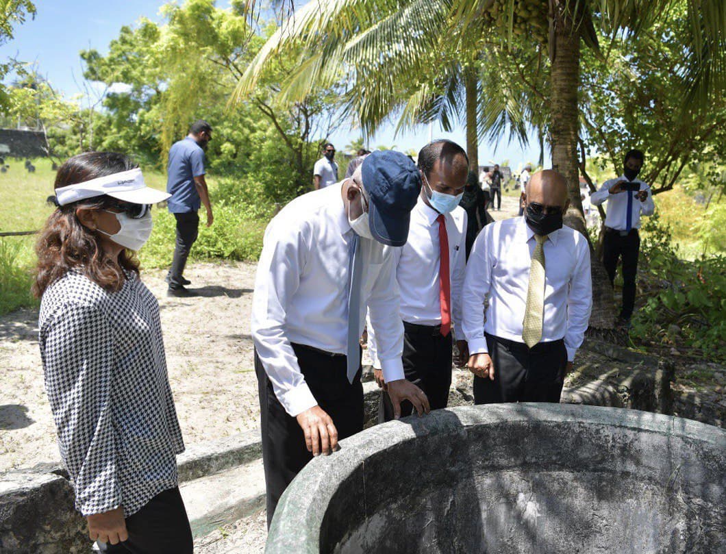 ރައީސްގެ ދެކަނބަލުން ރަސްގެތީމުގެ އާޘާރީ ބައެއް ތަންތަނަށް ޒިޔާރަތްކުރައްވައިފި