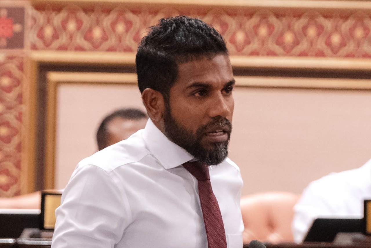 ސޯލިހުގެ ސަރުކާރުން ދަރަނި ނެގީ ރައްޔިތުންނަށް އަސާސީ ޚިދުމަތްތައް ފޯރުކޮށްދޭން: އަމީން ފައިސަލް