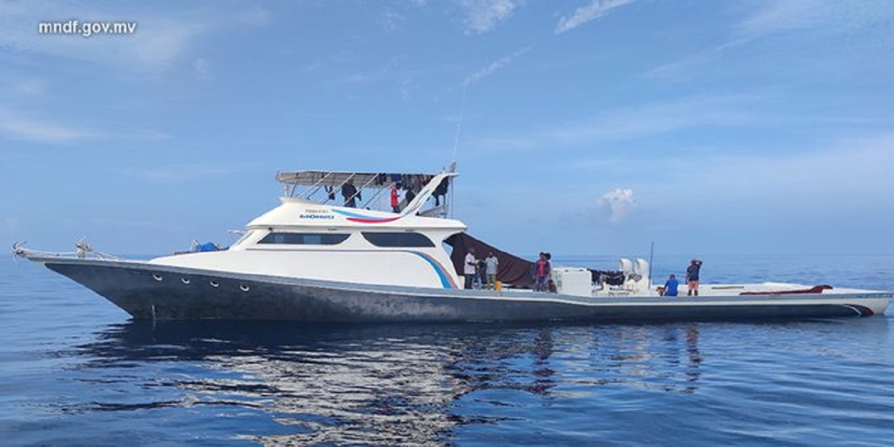 އެންދަމަން އޮތް ދޯންޏެއްގައި ހިނގި މާރާމާރީގައި ޒަޚަމްވިމީހާ މަރުވެއްޖެ