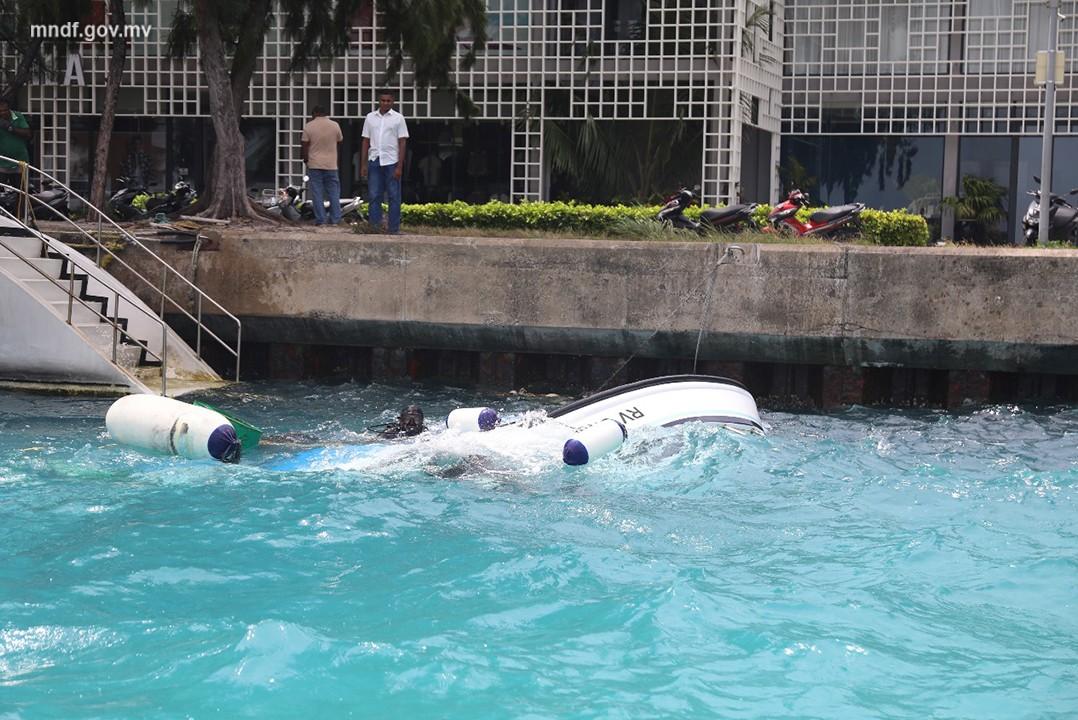 ދިޔަވެގެން އީޕީއޭގެ ލޯންޗެއް އަޑިއަށް