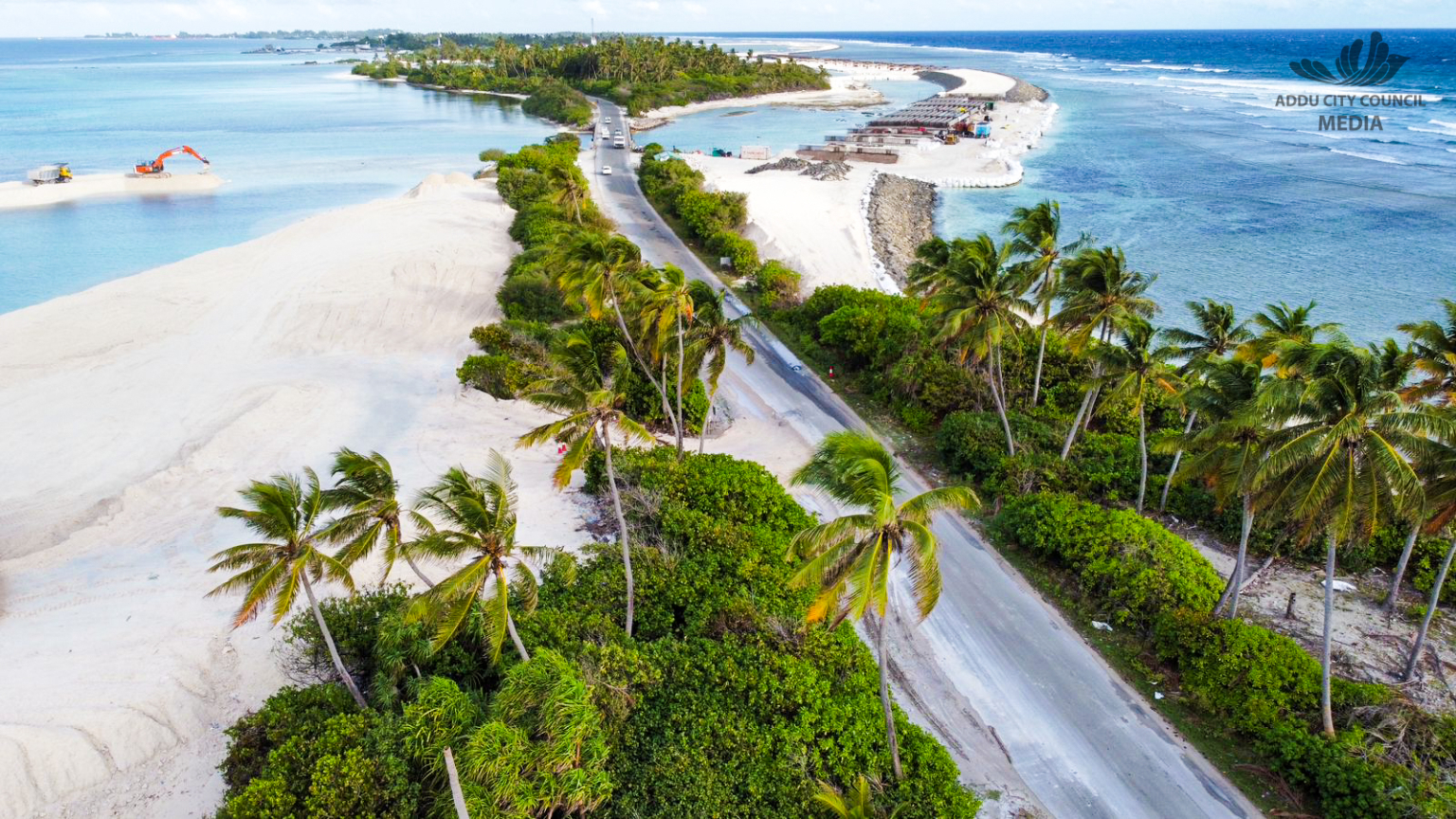 އައްޑޫސިޓީއާ 921 ކިލޯމީޓަރު ދުރަށް ހަތަރު ބިންހެލުމެއް