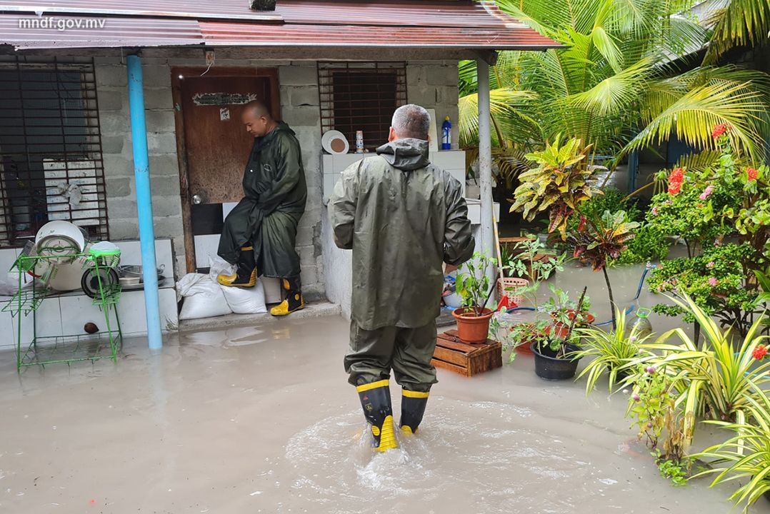 ފުވައްމުލަކުގައި ފެންބޮޑުވެ، ބައެއް ގޭގެއަށް ގެއްލުން
