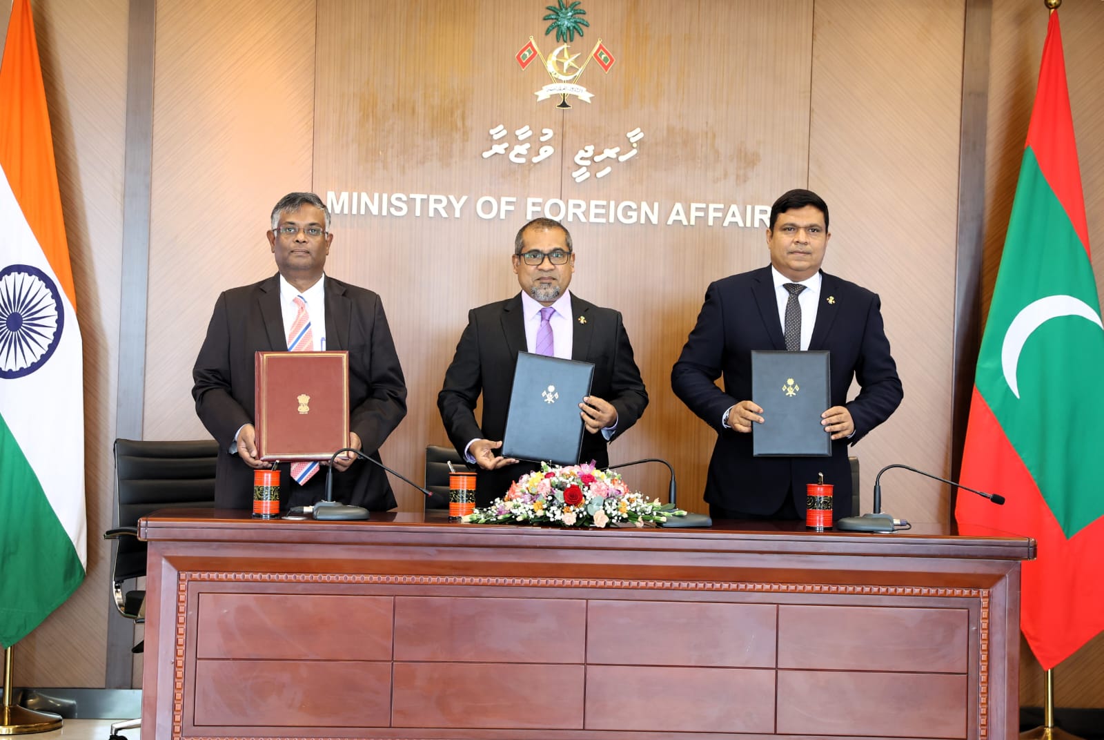 އިންޑިއާގެ ހިލޭ އެހީގައި އާރްޓީއެލް ފެރީ ހިދުމަތް ފުޅާ ކުރަނީ