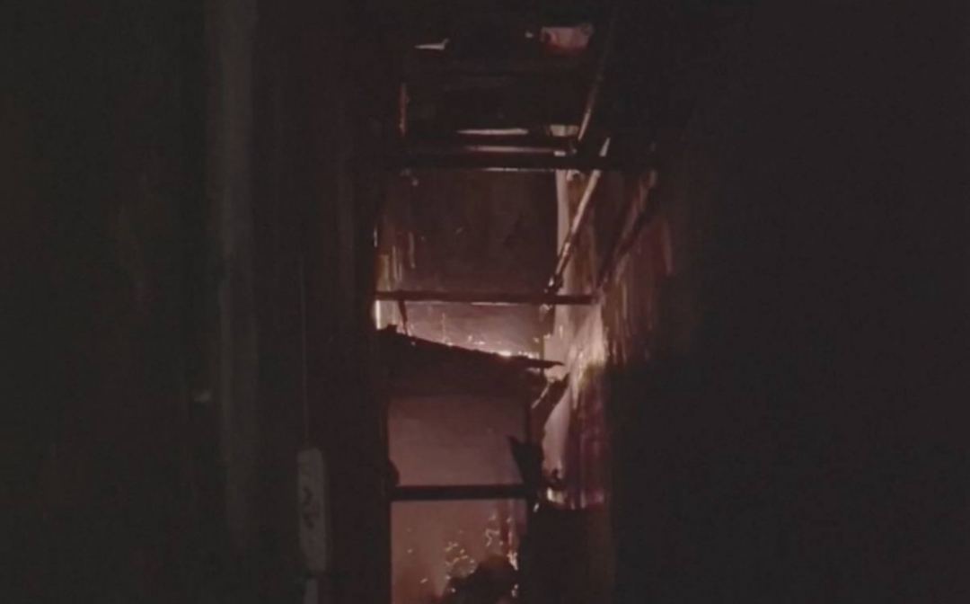 މާލޭގެ ގެއެއްގައި ރޯވެ އަނދަނީ