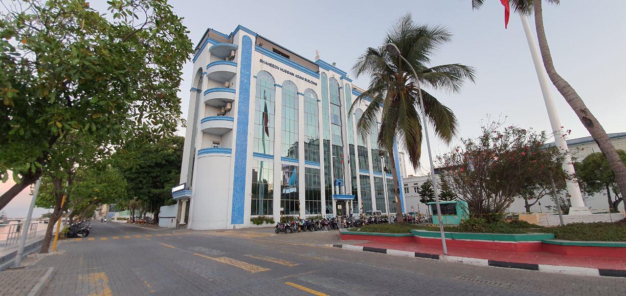 ފެސިލީޓީއެއްގައި ނަރުހަކަށް ފުލުހަކު ޖިންސީ ގޯނާކުރި މައްސަލައެއް ފެންމަތިވެއްޖެ