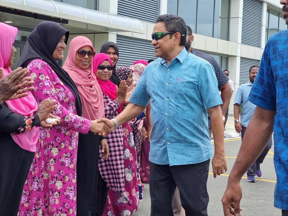 ހަ މަސް ތެރޭ 53 މިލިއަން ރުފިޔާ ދައުލަތަށް ދައްކަން ރައީސް ޔާމީނަށް އަމުރުކޮށްފި