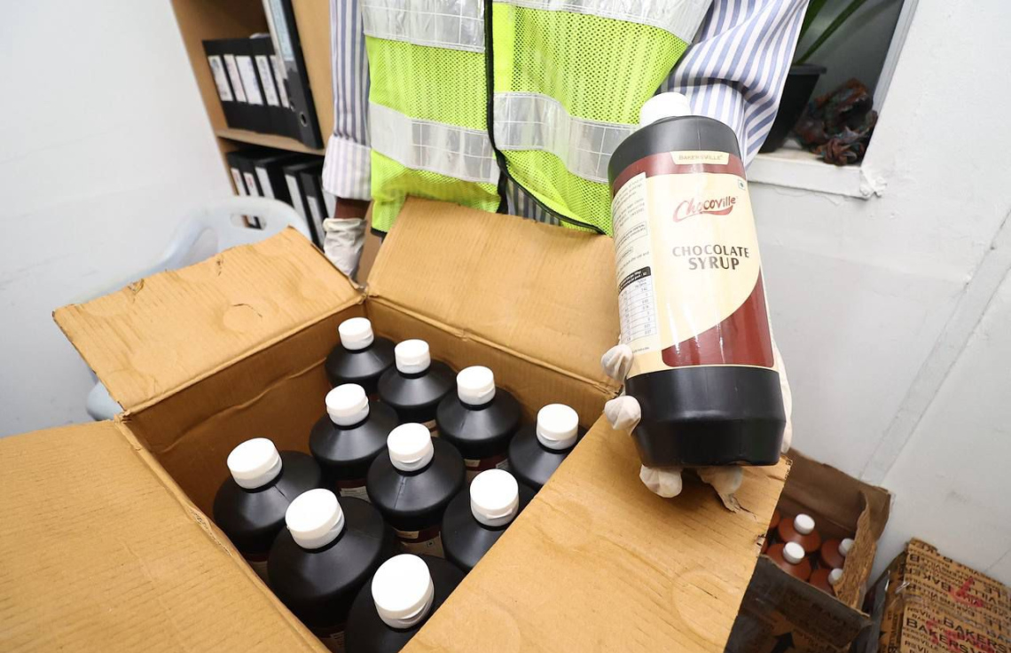 ރާސް ކުންފުނިން އެތެރެކުރި ޗޮކްލެޓް ފުޅިތަކުގެ ސަޕްލަޔަރާއި އަޙްމަދު އިންޑިއާގައި ބައްދަލުކުރި: ފުލުހުން