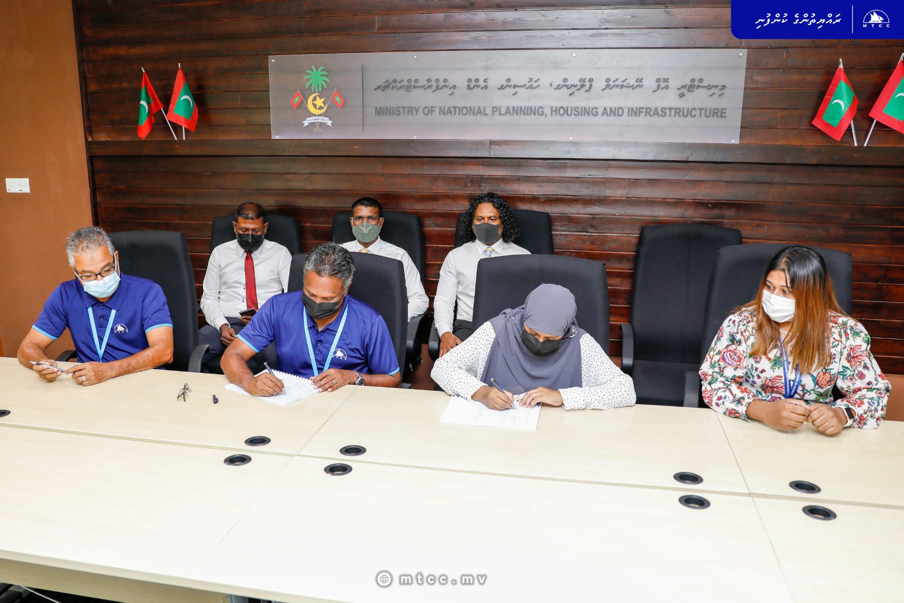 ހިތާދޫ ބަނދަރު ހެދުމާއި ކުރެންދޫ ގޮނޑުދޮށް ޙިމާޔަތްކުރުން އެމްޓީސީސީއަށް