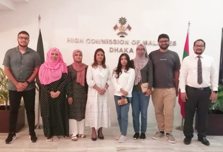 ބަންގްލަދޭޝްގައި ކާފިއު އިއުލާނުކޮށްފައިވާތީ ދިވެހީން ބޭރަށް ނުކުމެ ނޫޅެން އިލްތިމާސްކޮށްފި