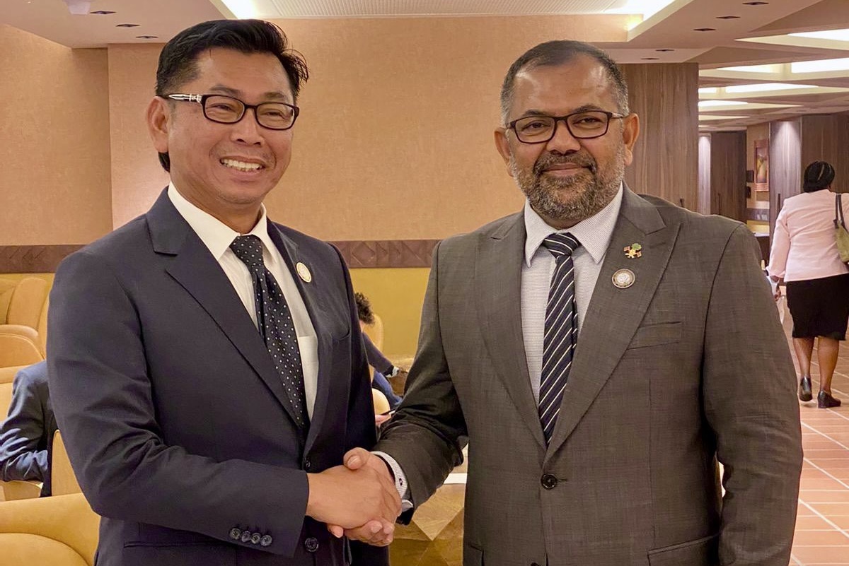 ޚާރިޖީ ވަޒީރު ޒަމީރު މެލޭޝިޔާގެ ޑެޕިއުޓީ ފޮރިން މިނިސްޓަރާ ބައްދަލު ކުރަށްވައި