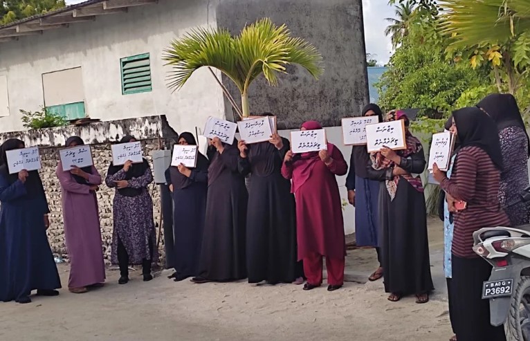 ދަނބިދޫ ސްކޫލުގެ ބެލެނިވެރިން މިއަދުވެސް އިހުތިހާޖުގައި