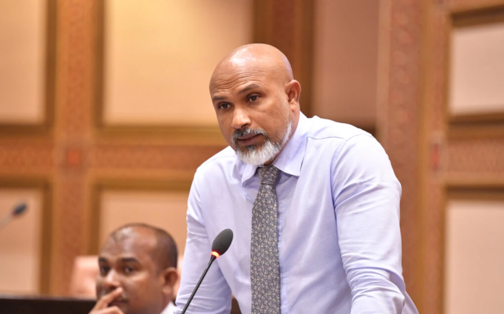 މޮރިޝަސްގެ އެންމެ މަތީ ޝަރަފް ރައީސް ނަޝީދަށް ލިބުނުގޮތެއް ބަލަން ޖެހޭ: ސަނީފް