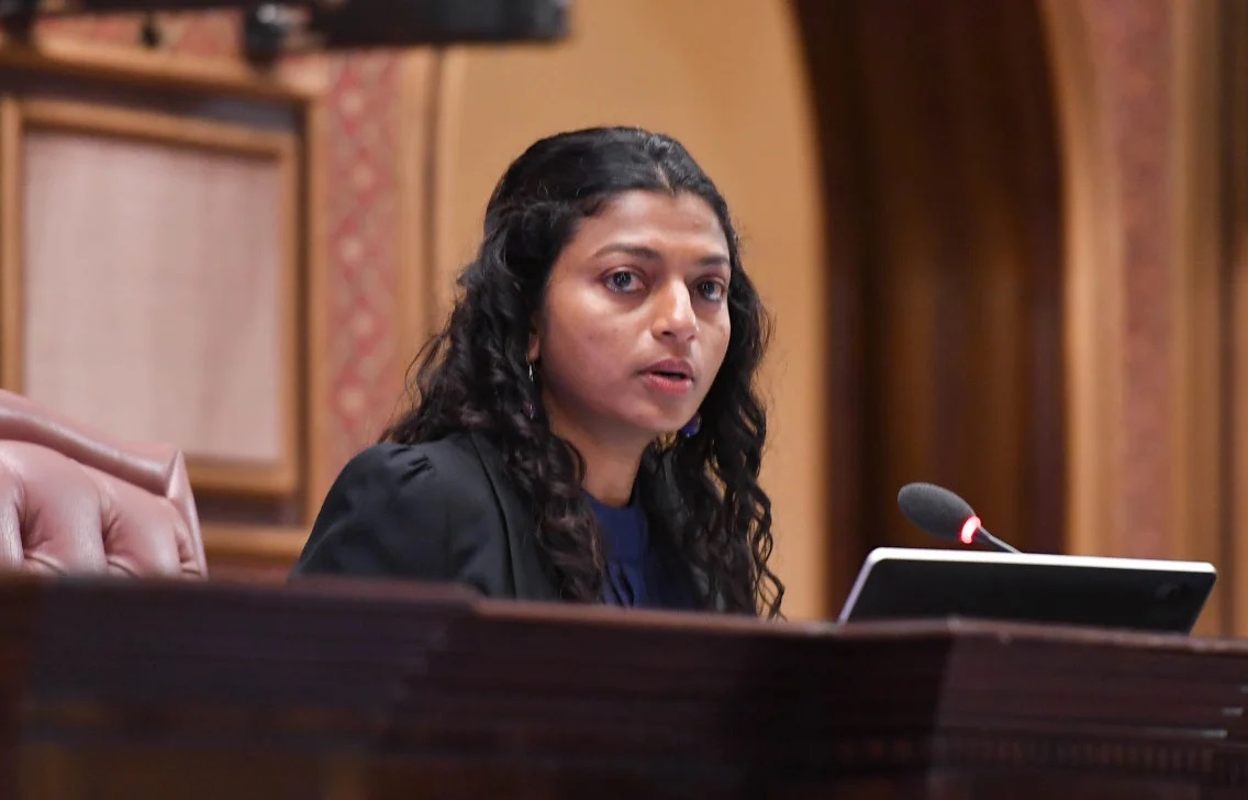 އީވާގެ އިތުބާރު ނެތްކަމުގެ މައްސަލަ މަޖިލީހަށް ހުށަހަޅައިފި