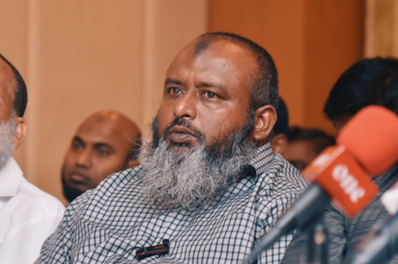މޫނު ބުރުގާ އެޅުން ހުއްދަކުރިޔަސް ސަރުކާރުން ރައްޔިތުންނަށް ދެމުންދާ ގެއްލުންތަކުގެ މަތި ނޭޅޭނެ: ޑރ. އިޔާޒް