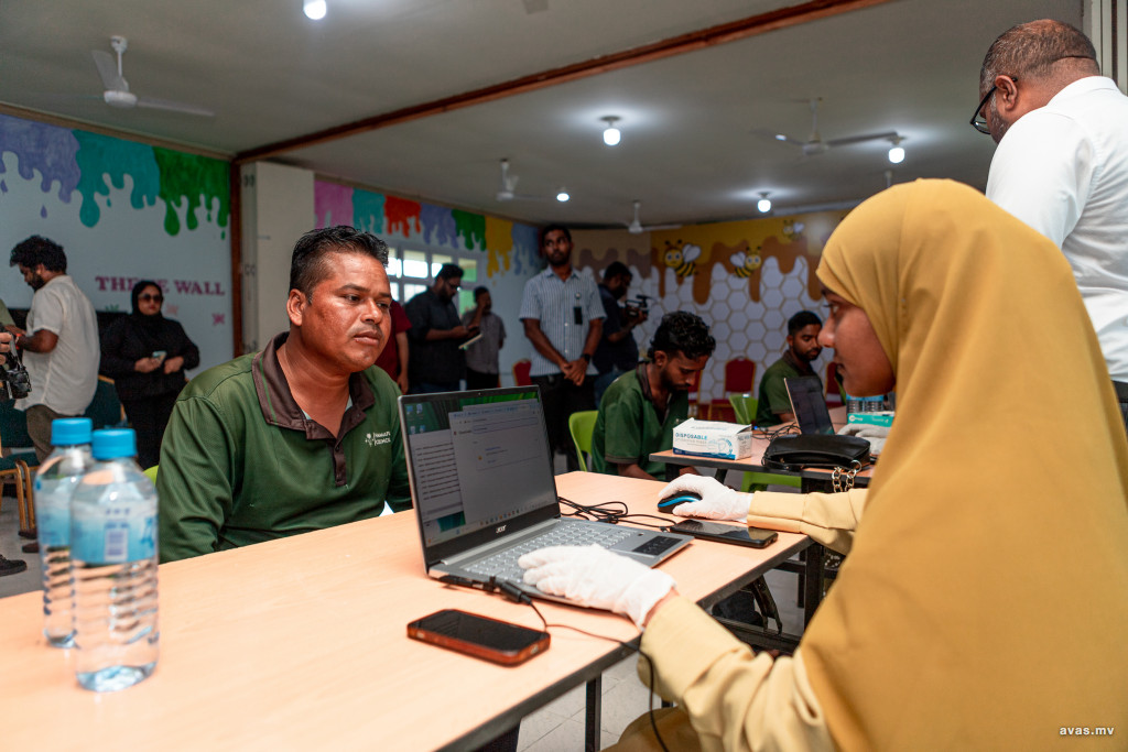 532 ބިދޭސީއެއްގެ ބަޔޮމެޓްރިކް ޑާޓާ އެއްކޮށްފި