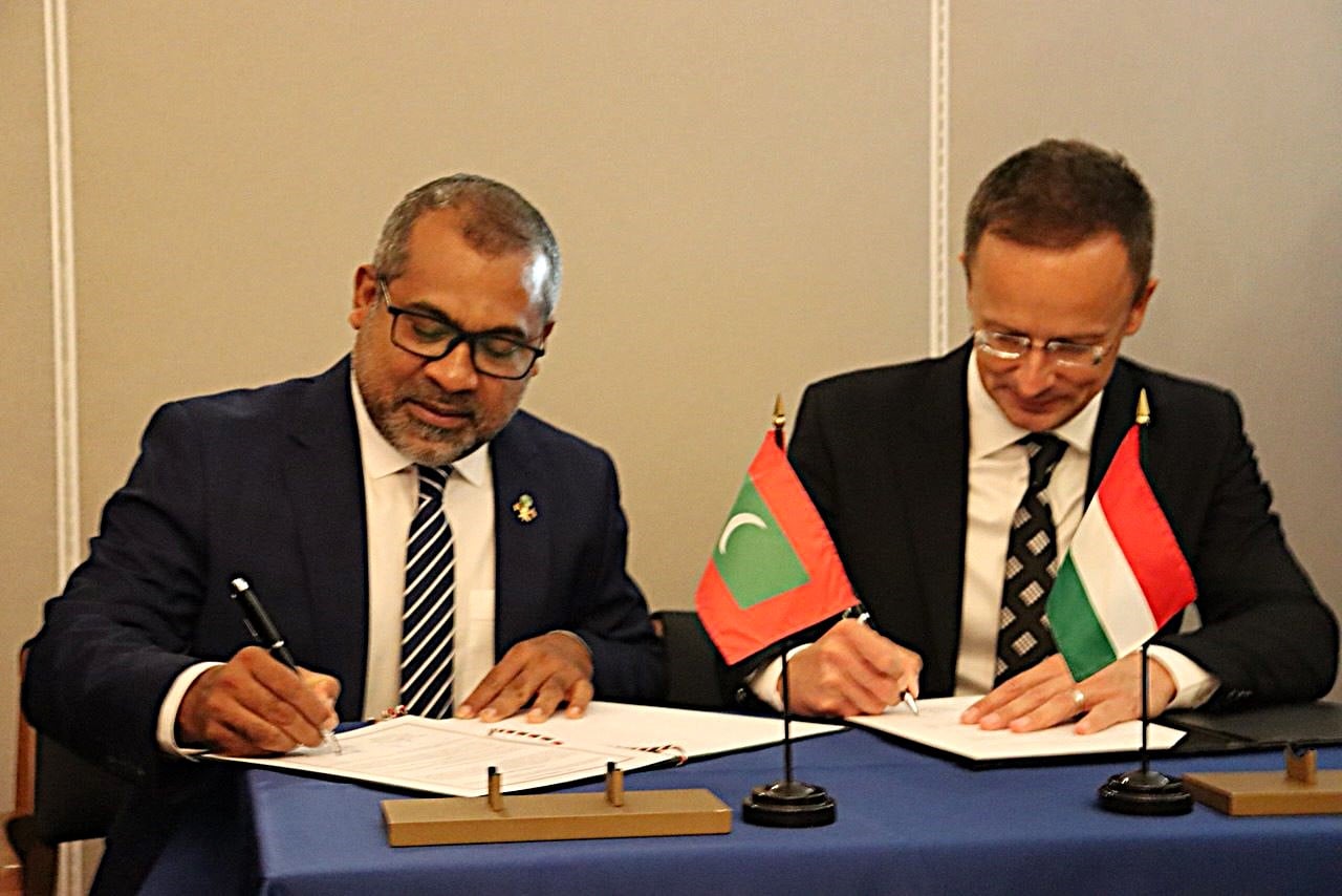 ހަންގޭރީ ގައި ދިވެހިންނަށް ތަޢުލީމު ހާސިލުކުރުމުގެ ފުރުސަތު ފަހިކޮށްދޭ ފަހުމުނާމާއެއްގައި ސޮއިކޮށްފި