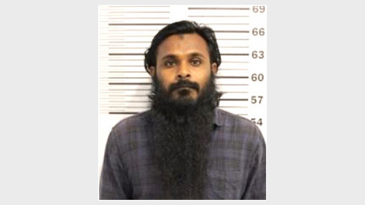 މުނީޒަށް ފުލުހުން އަނިޔާކޮށްފައި ނުވާ ކަމަށް އޭނާގެ އަންހެނުން ބުނެފި