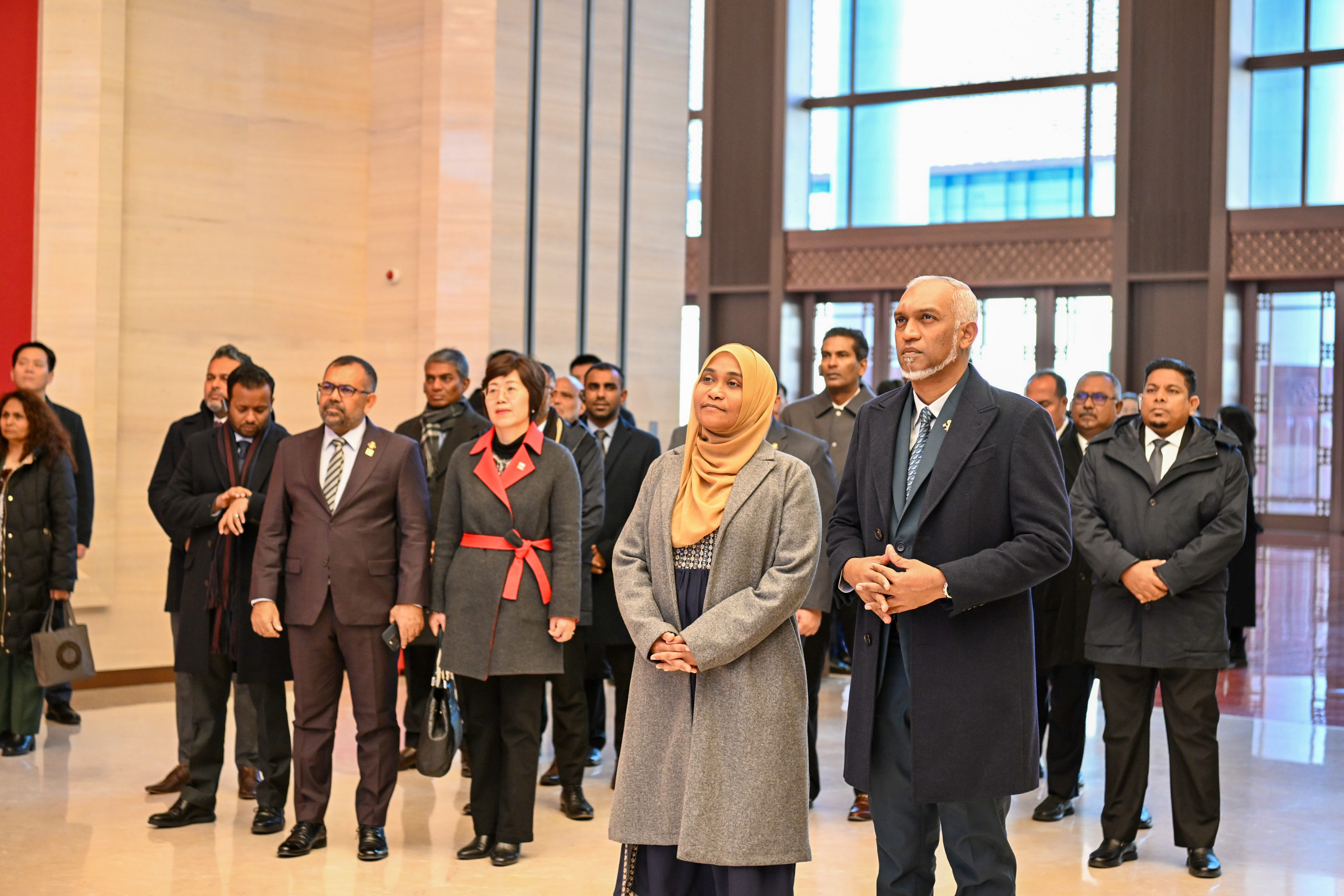 ރައީސްގެ ދެކަނބަލުން ޗައިނީޒް ކޮމިއުނިސްޓް ޕާޓީ މިއުޒިއަމަށް ޒިޔާރަތްކުރައްވައިފި