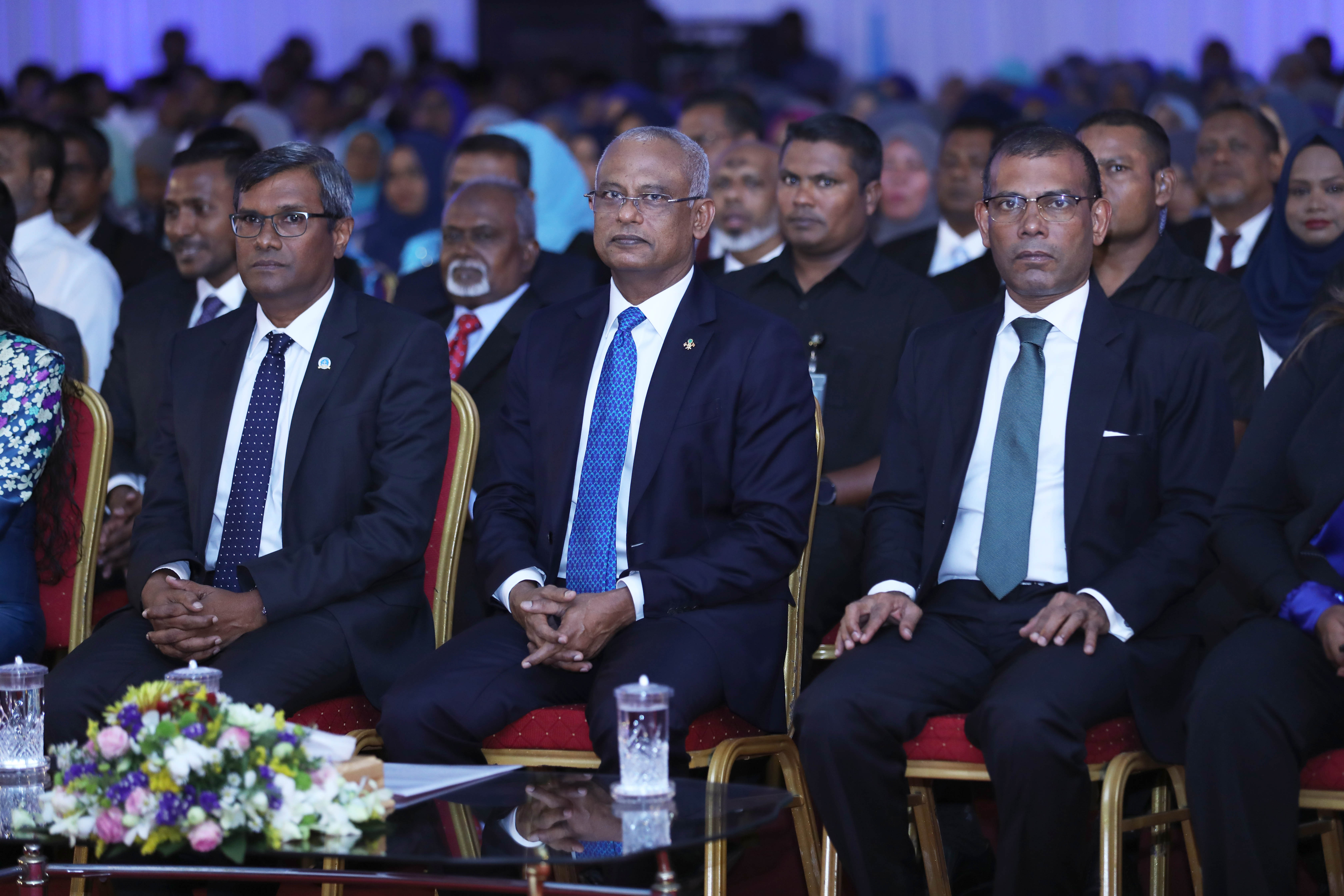 މަޖިލީހުގެ ރައީސާއި އުއްތަމަ ފަނޑިޔާރަށް ގެކޮޅު ހަމަޖެއްސުމުގެ ބިލު މަޖިލީހަށް!