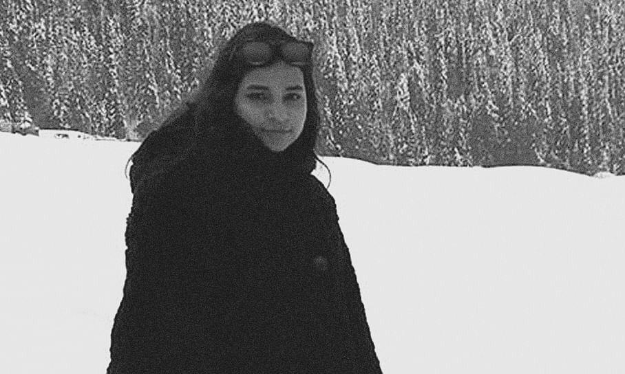 އިންޑިއާގައި ދަންޖެހިގެން މަރުވި ނޫސްވެރިއެއްގެ މަރާގުޅިގެން ސިޔާސީ ލީޑަރަކު ހައްޔަރުކޮށްފި