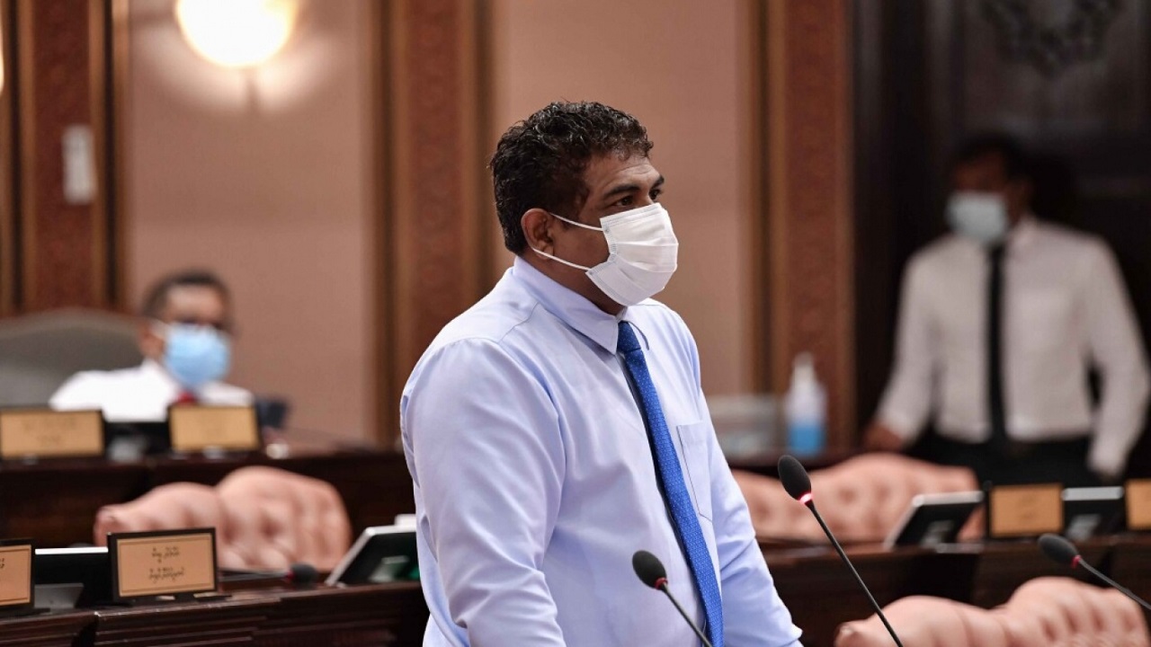 މުޖުތަމަޢަށް އޮންނަ ނުރައްކާ ނުފެންނަ މީހުން މަޤާމުން އެކަހެރިކުރަން ޖެހޭ - ބޮންޑޭ